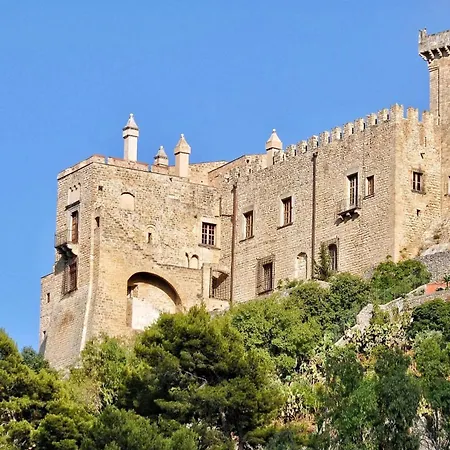 La Castellana Apartments, Vista Panoramica Sul Mare, Nel Cuore Storico Di Carini, A Due Passi Dal Duomo E Dal Castello Carini