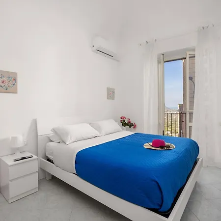 La Castellana Apartments, Vista Panoramica Sul Mare, Nel Cuore Storico Di Carini, A Due Passi Dal Duomo E Dal Castello Carini