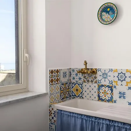 La Castellana Apartments, Vista Panoramica Sul Mare, Nel Cuore Storico Di Carini, A Due Passi Dal Duomo E Dal Castello Apartamento *