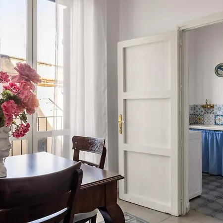 La Castellana Apartments, Vista Panoramica Sul Mare, Nel Cuore Storico Di Carini, A Due Passi Dal Duomo E Dal Castello Daire