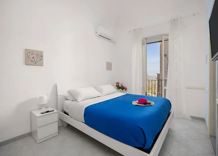 La Castellana Apartments, Vista Panoramica Sul Mare, Nel Cuore Storico Di Carini, A Due Passi Dal Duomo E Dal Castello Carini