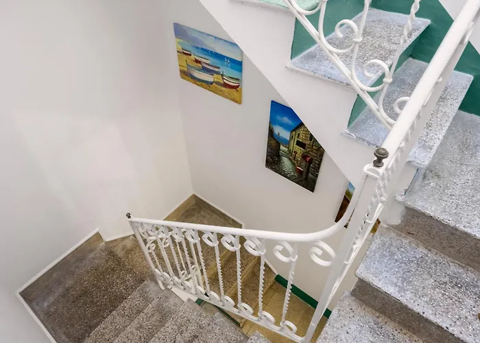 Apartamento La Castellana Apartments, Vista Panoramica Sul Mare, Nel Cuore Storico Di Carini, A Due Passi Dal Duomo E Dal Castello